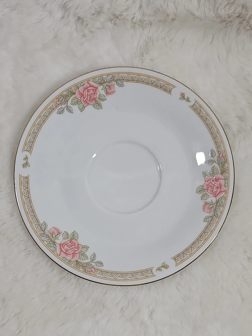Crown Ming Christina Footed Cup & Saucer Set. 1 set